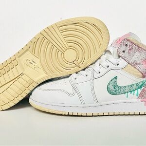 Nike Air Jordan 1 Mid SE (GS) Sz. 6Y ‘Ice Cream Paint Drips’